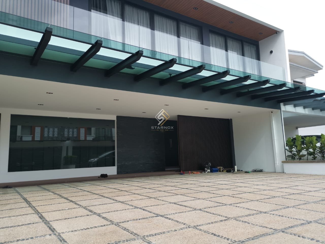 Roofing/Awning Glass by Starnox - example 1
