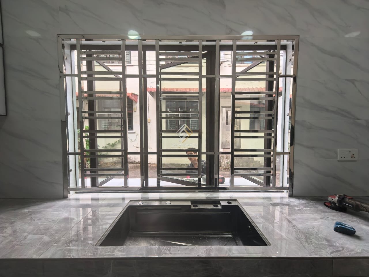 Stainless Steel Window by Starnox - example 4
